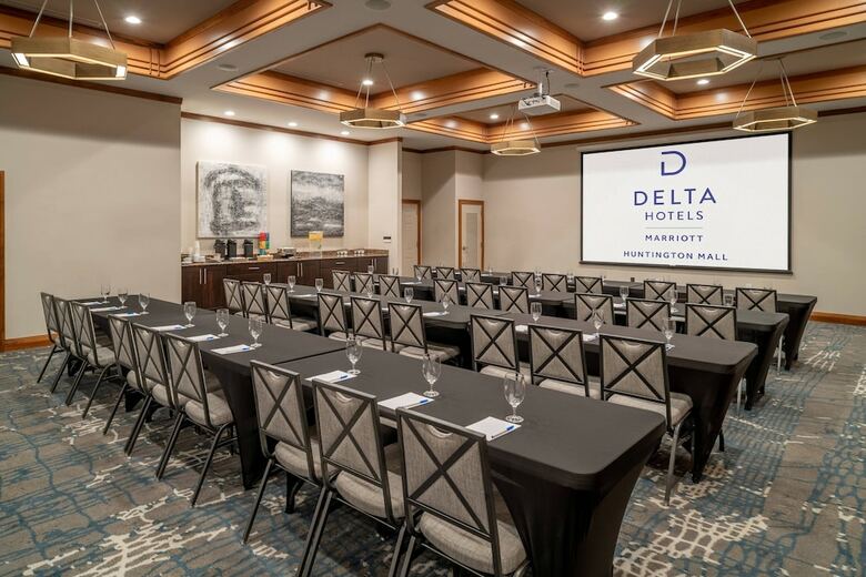 Delta Hotels By Marriott Huntington Mall