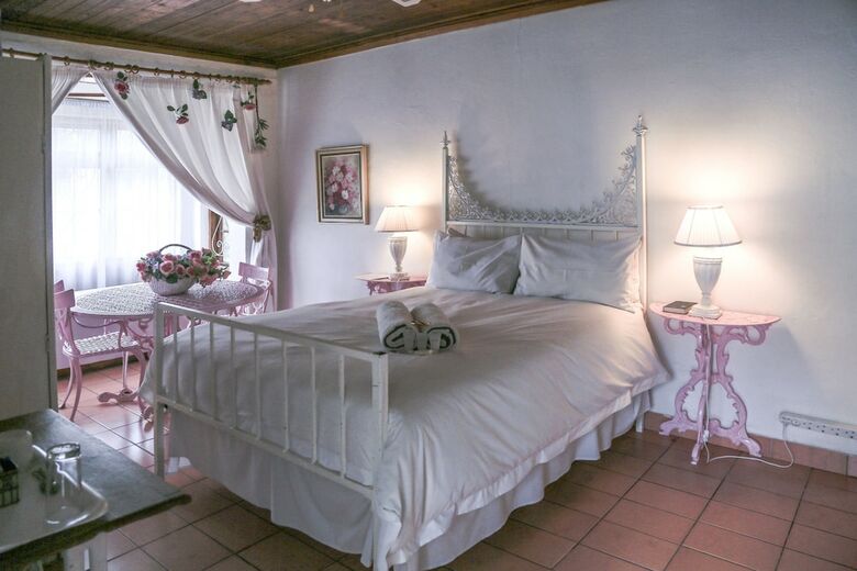Hotel The Green Acorn Guest House