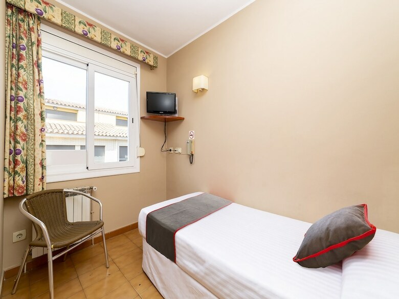 Pension Oyo Hostal Casa Feliu