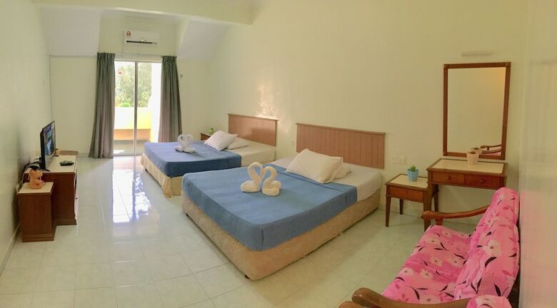 Hotel Teluk Batik Holiday Apartment