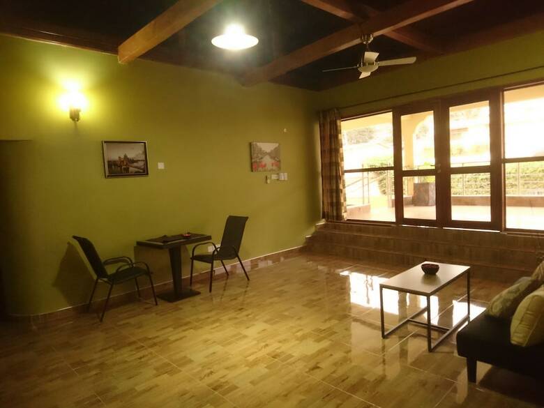 Hotel The Golden Apple Guest House