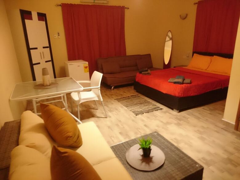 Hotel The Golden Apple Guest House