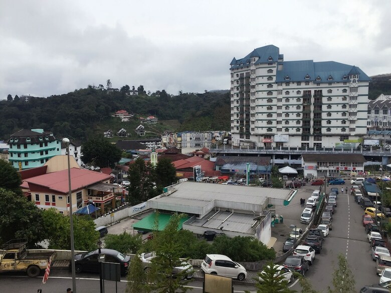 Sa Apartments @ Crown Imperial Court