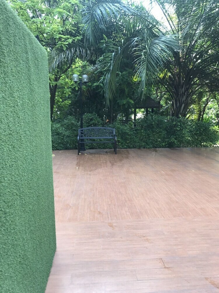 Hotel Town In Town Garden Resort