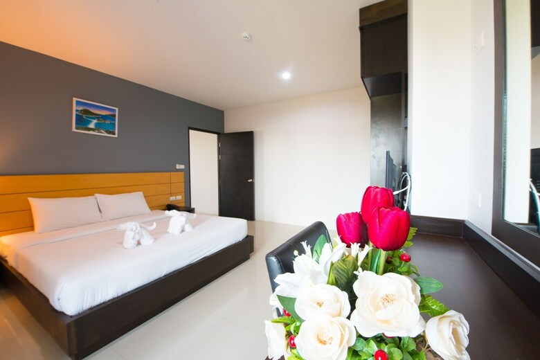 Lee Hotel