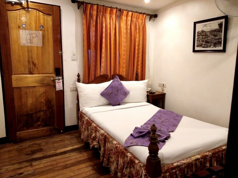 Safari Lodge Baguio By Log Cabin Hotel