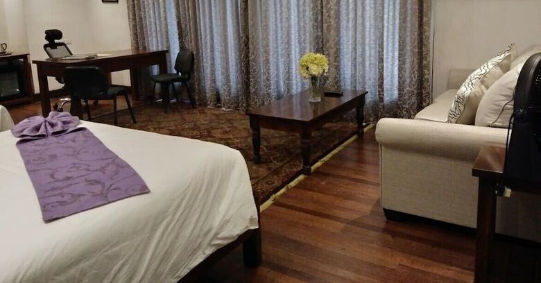 Safari Lodge Baguio By Log Cabin Hotel