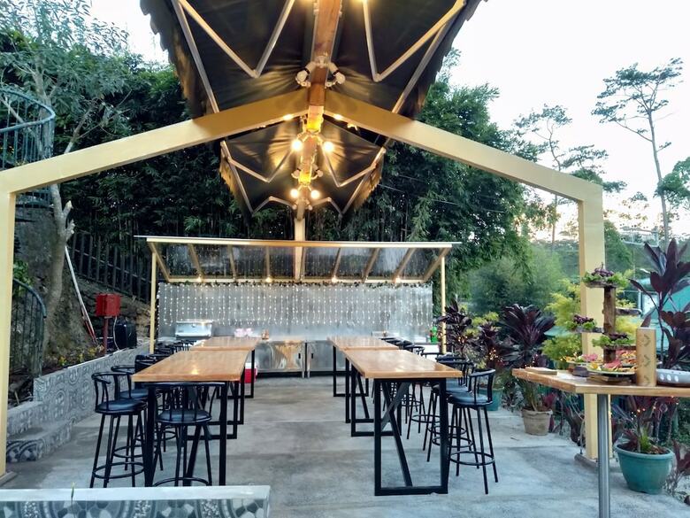 Safari Lodge Baguio By Log Cabin Hotel