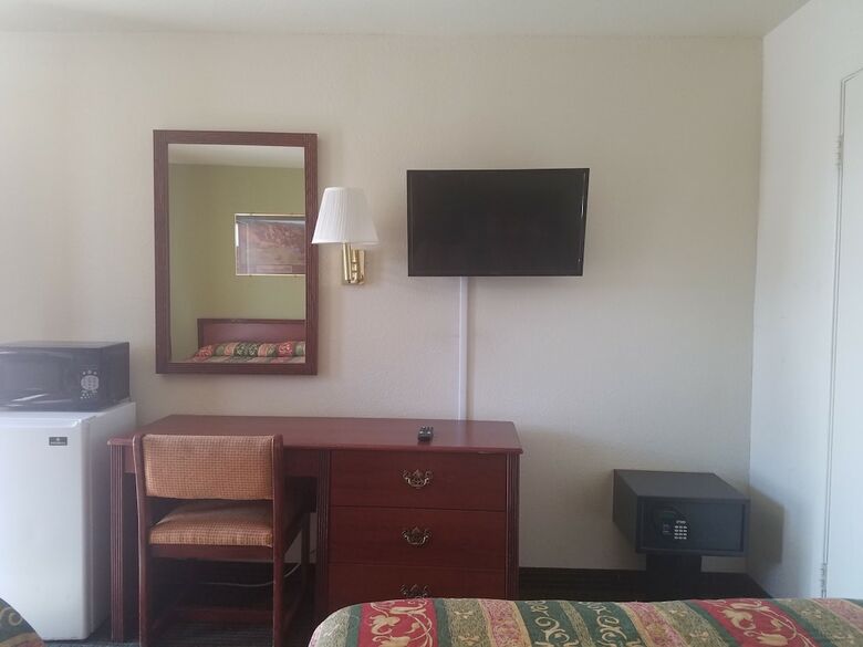 Hotel Farmington Inn