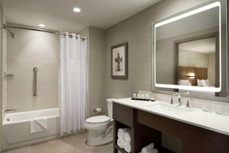 Hotel Embassy Suites By Hilton Oahu Kapolei