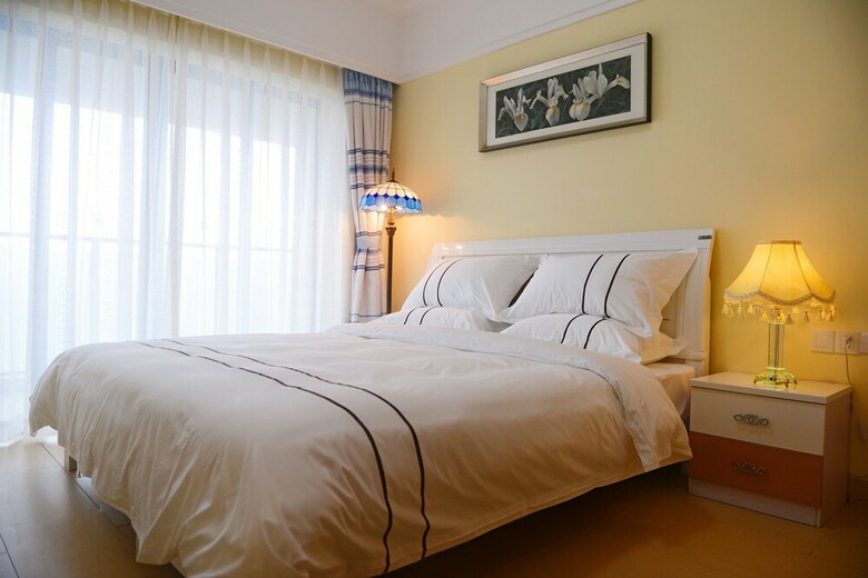 Yishang Apartment-silver Hailing Island