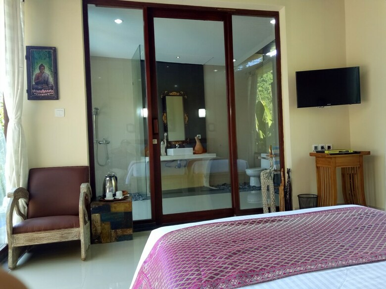 Hotel Oyo 2667 Aron Guest House