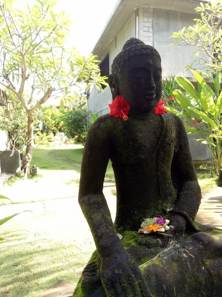 Hotel Oyo 2667 Aron Guest House