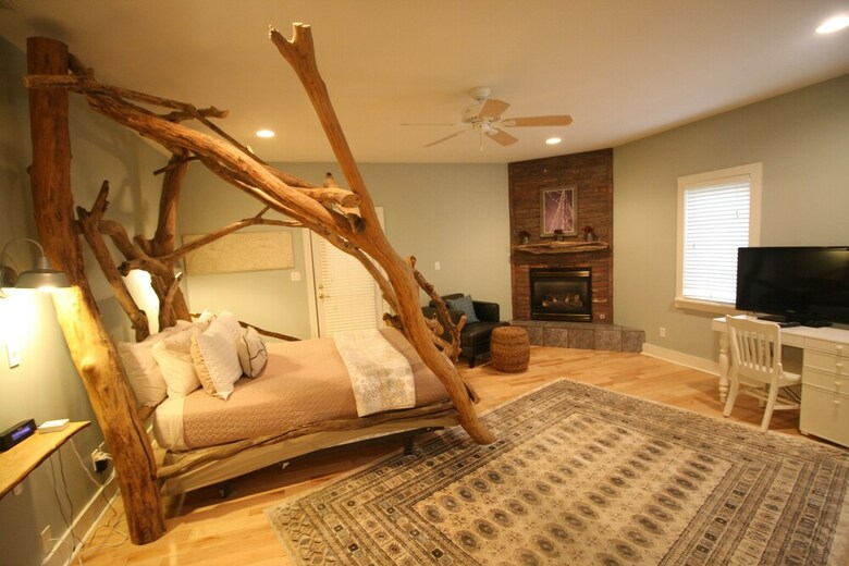 Goldberry Woods Bed & Breakfast-microfarm-cottages