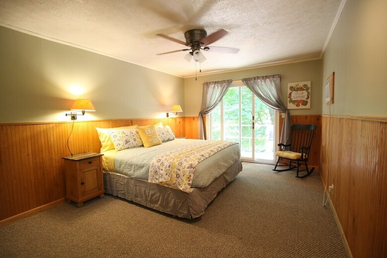 Goldberry Woods Bed & Breakfast-microfarm-cottages