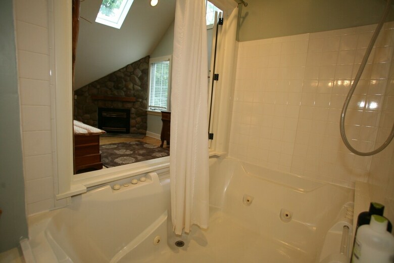 Goldberry Woods Bed & Breakfast-microfarm-cottages