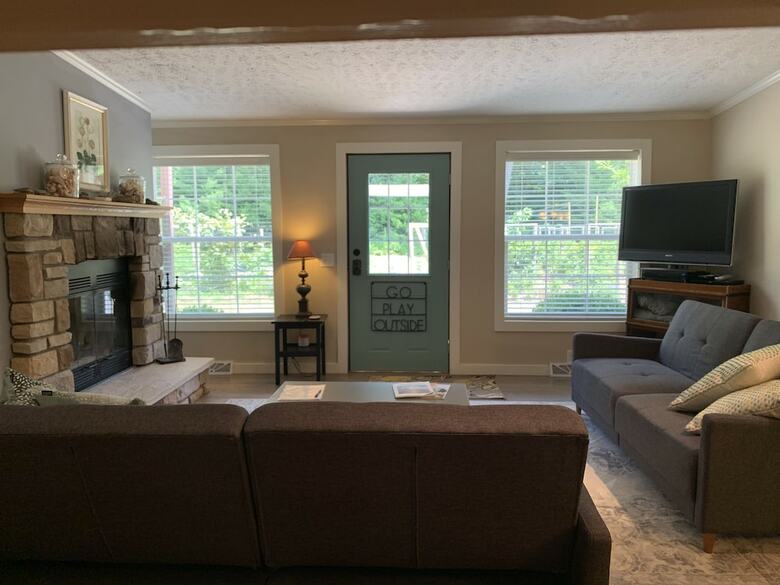 Goldberry Woods Bed & Breakfast-microfarm-cottages