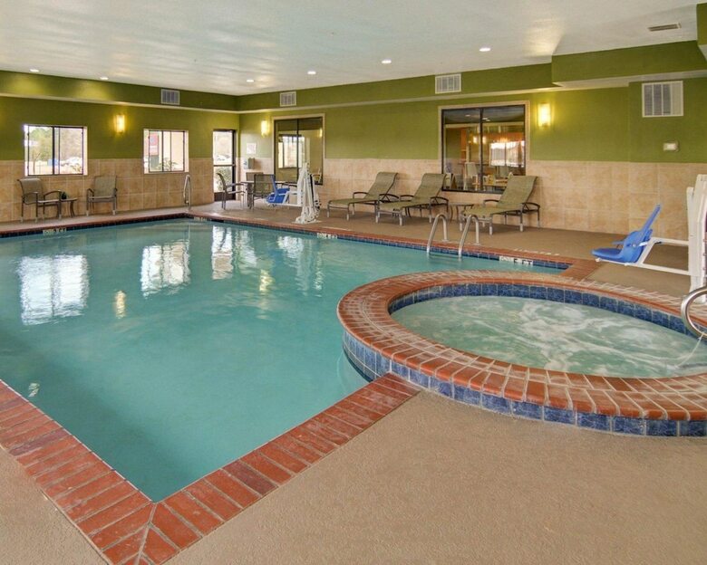 Hotel Comfort Suites Lindale - Tyler North