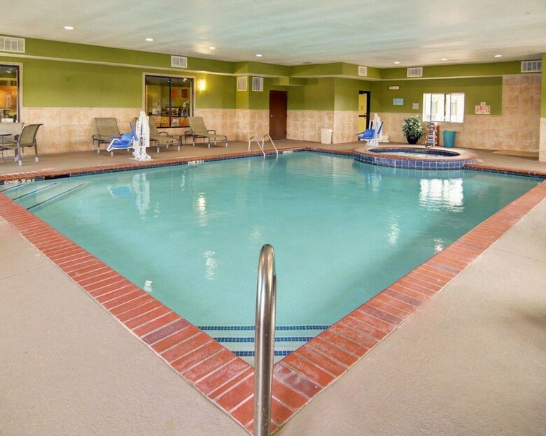 Hotel Comfort Suites Lindale - Tyler North