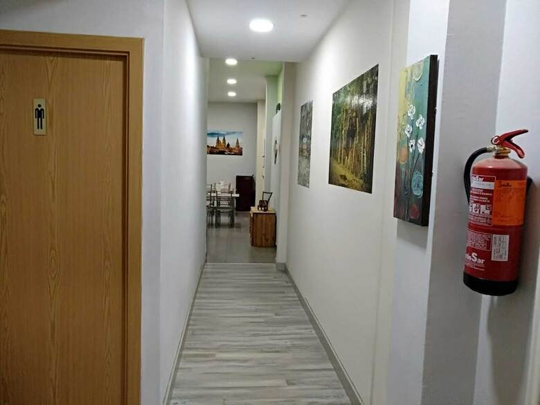 Hostal Albergue Barullo