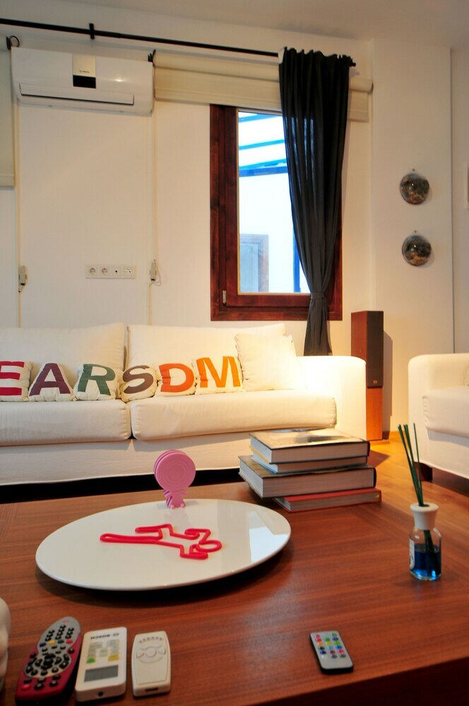 Pudra Hotel
