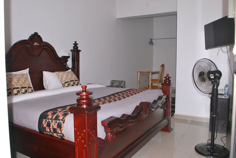 Mowicribs Hotel & Spa