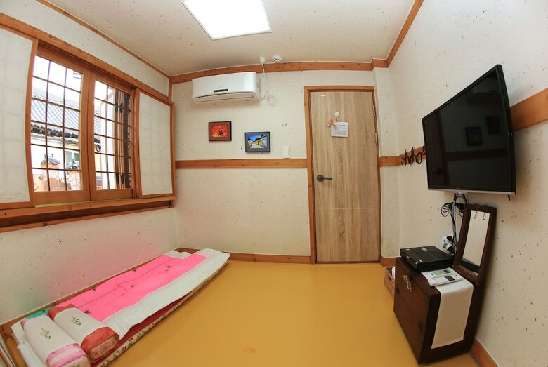 Hotel Saekdongjeogori Guesthouse