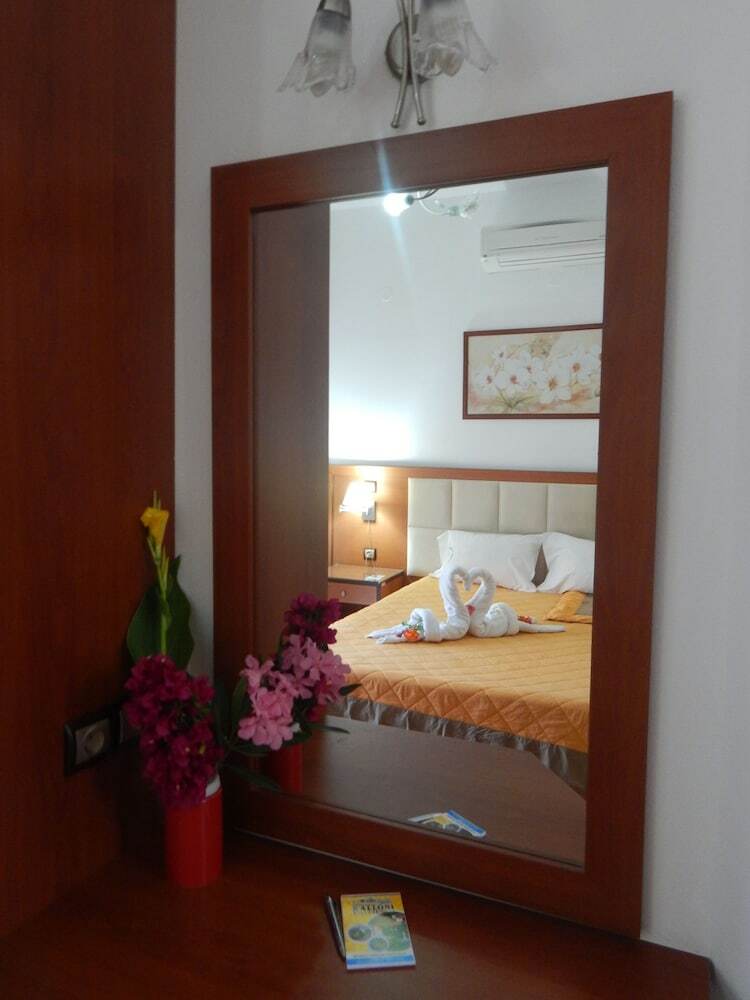 Aparthotel Kaloni Village Apartments