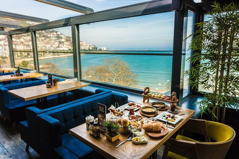 Sinema Hotel