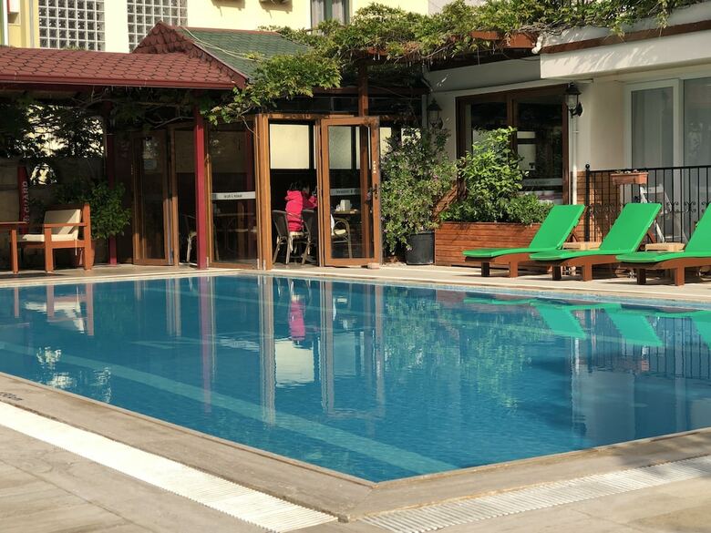 Hotel Ten Apart Otel