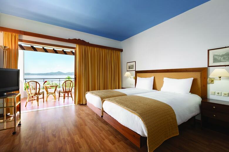 Hotel Ramada By Wyndham Loutraki Poseidon Resort