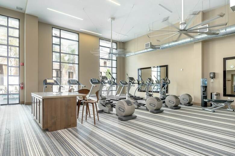 Apartamentos Global Luxury Suites Baypointe Station
