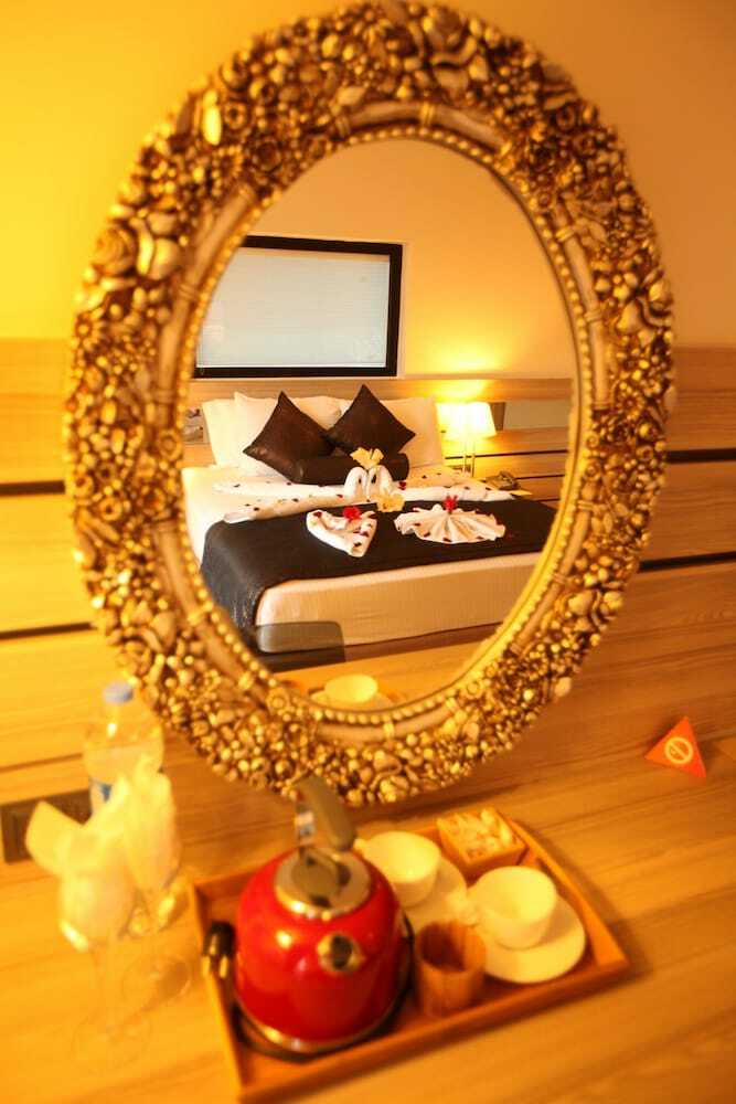 S3 Seahorse Beach Club & Hotel