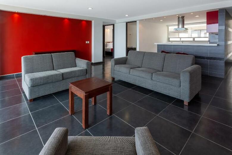 Aparthotel Ramada By Wyndham Acapulco Hotel & Suites