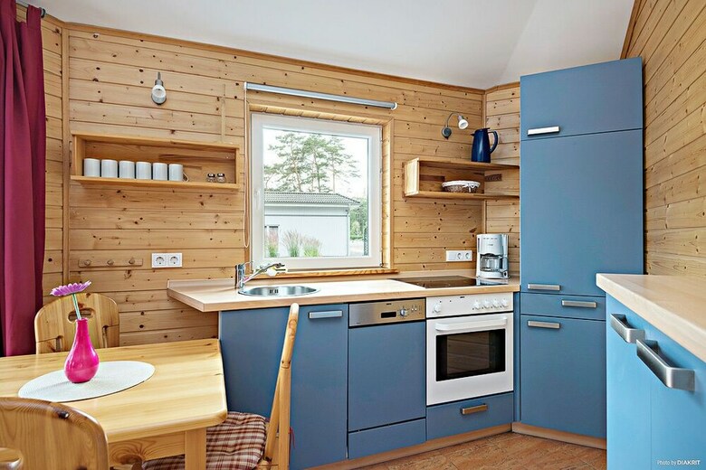 First Camp �hus