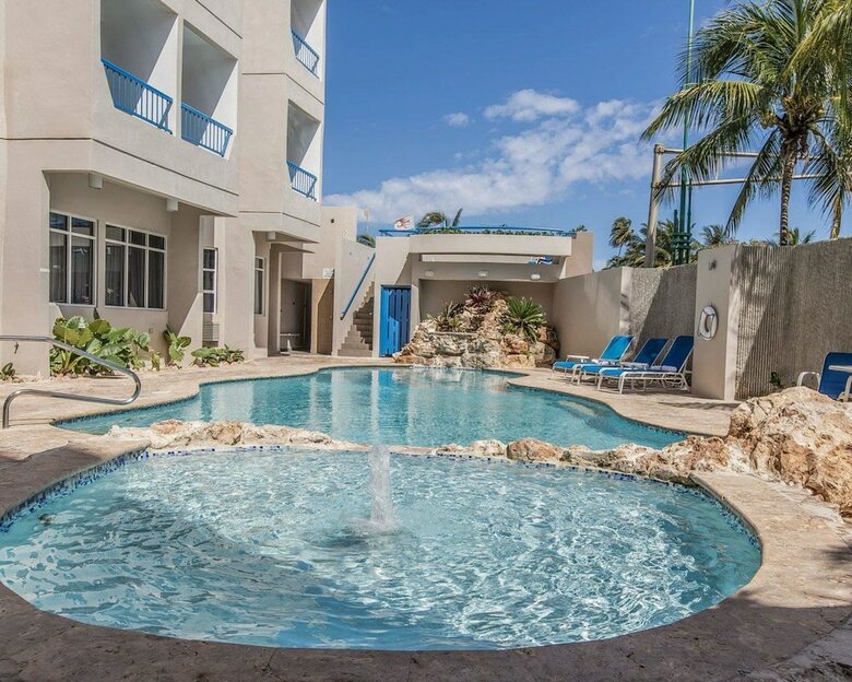 Hotel Comfort Inn & Suites Levittown