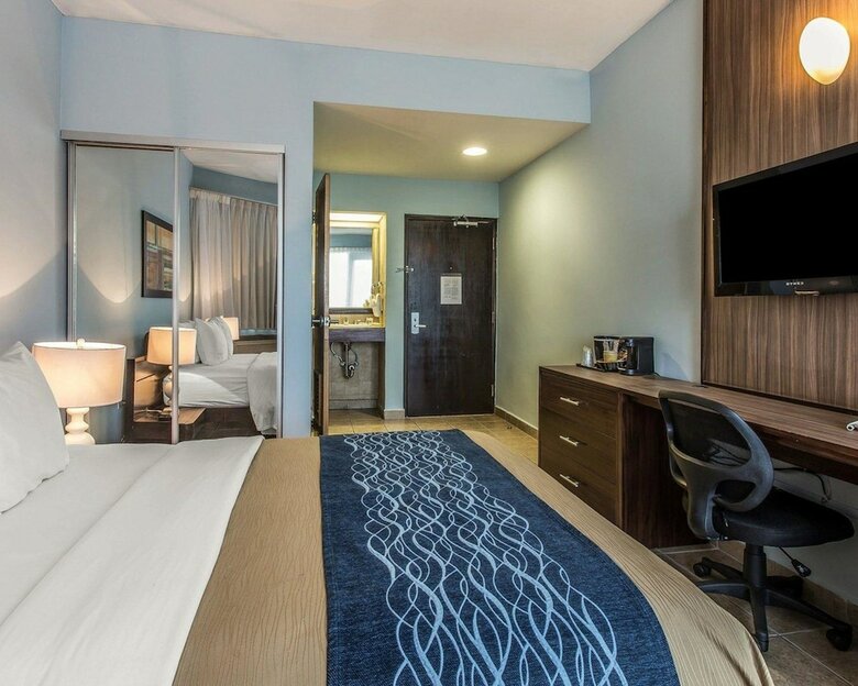 Hotel Comfort Inn & Suites Levittown
