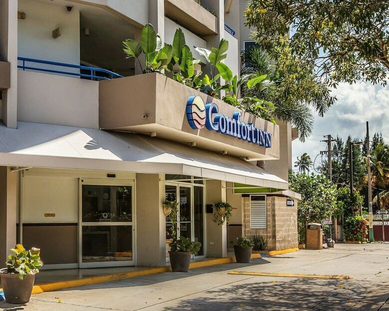 Hotel Comfort Inn & Suites Levittown