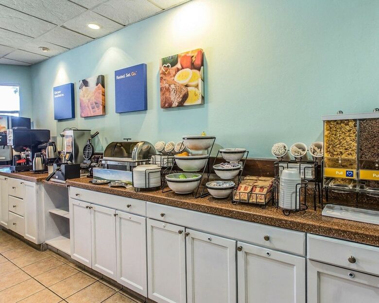 Hotel Comfort Inn & Suites Levittown