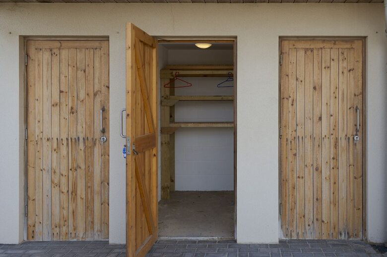 The Beach House & Porth  Sands Apartments