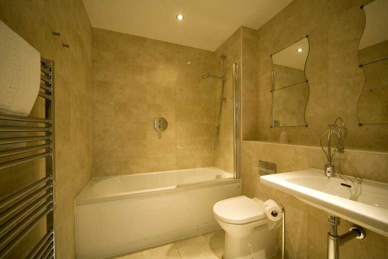 The Beach House & Porth  Sands Apartments
