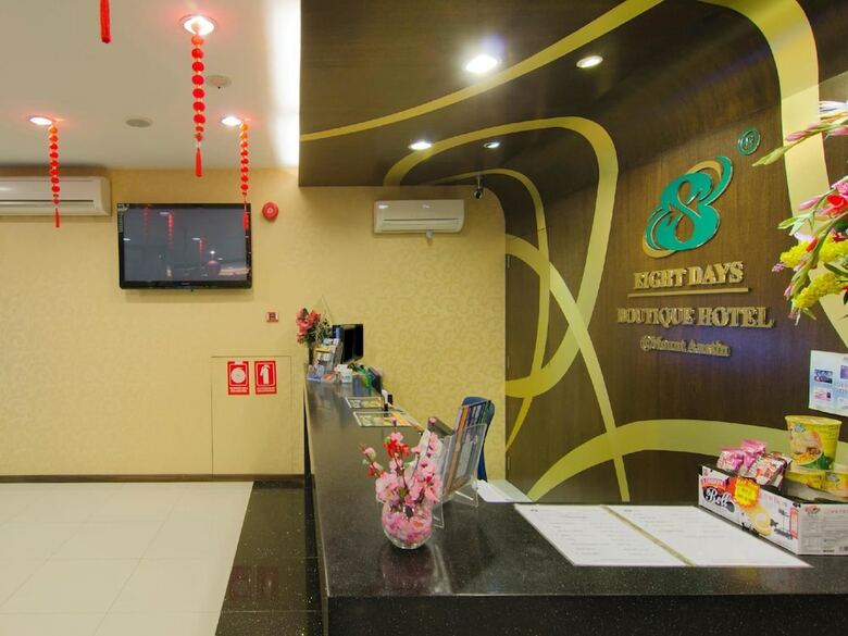 8 Days Boutique Hotel @ Mount Austin Jb