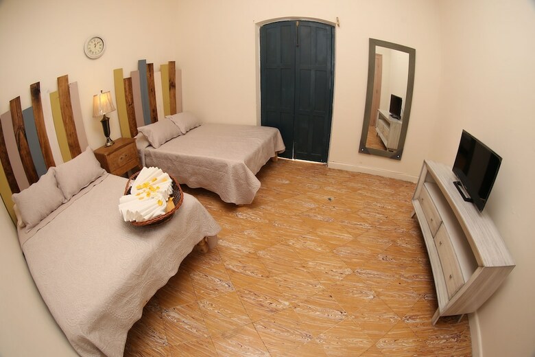 Hotel Hostel Punto 72