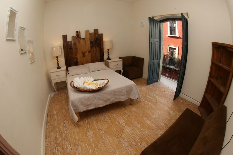 Hotel Hostel Punto 72