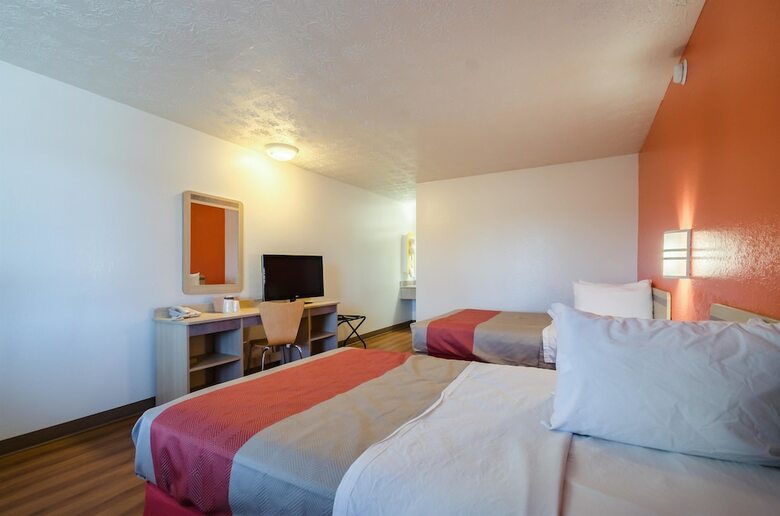 Motel 6 Commerce Ga