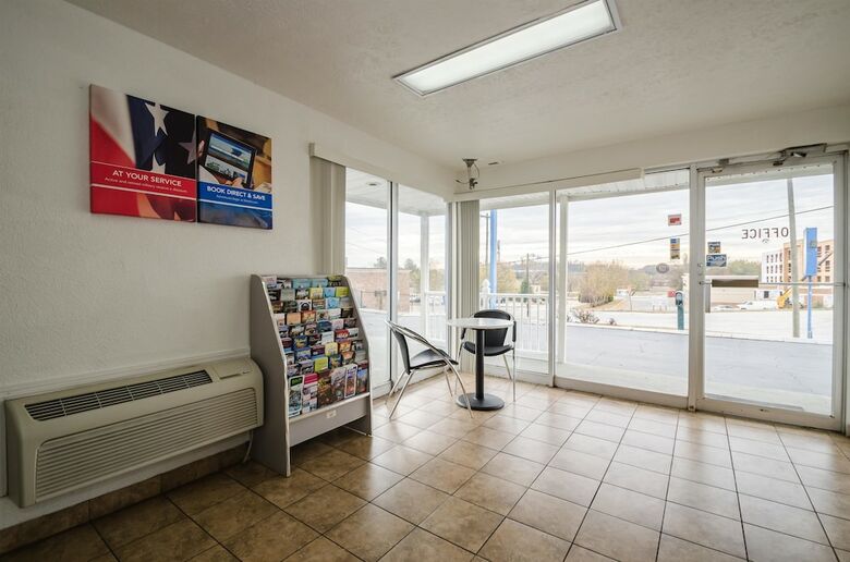 Motel 6 Commerce Ga