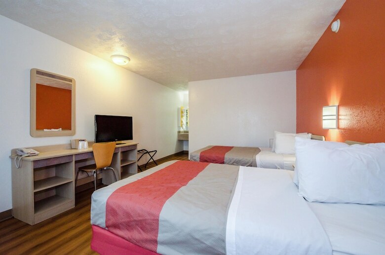 Motel 6 Commerce Ga