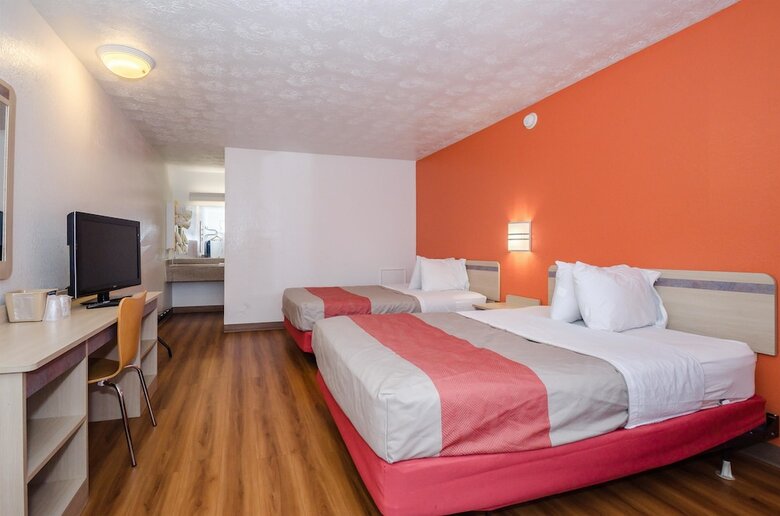 Motel 6 Commerce Ga