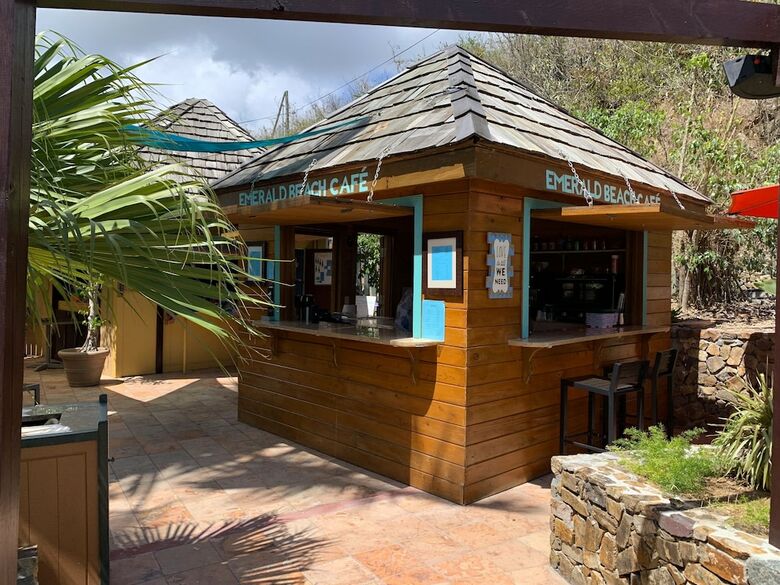 Hotel Emerald Beach Resort
