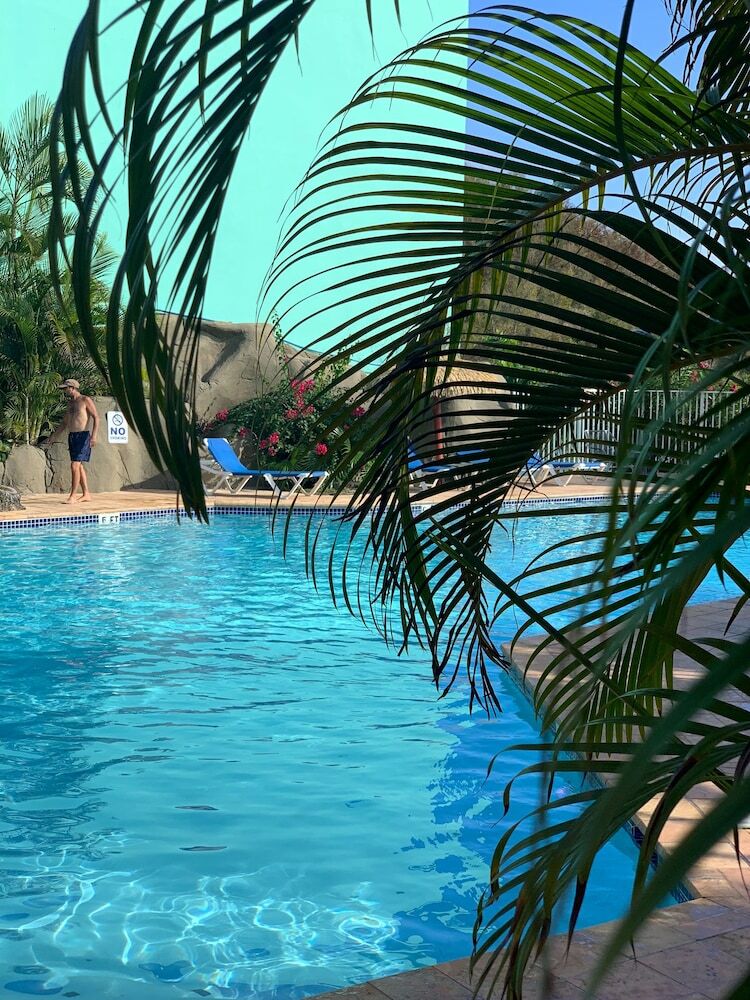 Hotel Emerald Beach Resort